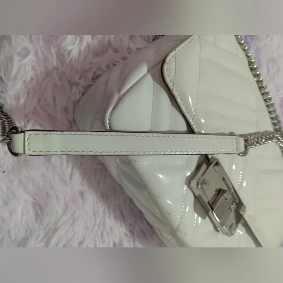 Host Pick✨Micheal Kors Peyton MED shoulder flap optic white bag NewW/Defects - Picture 9 of 17
